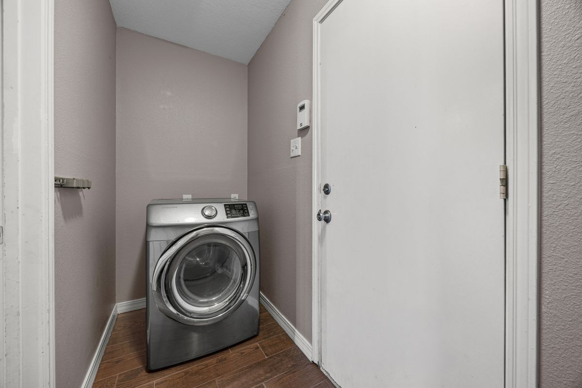 11304 Avering Ln - Photo 6 of 13