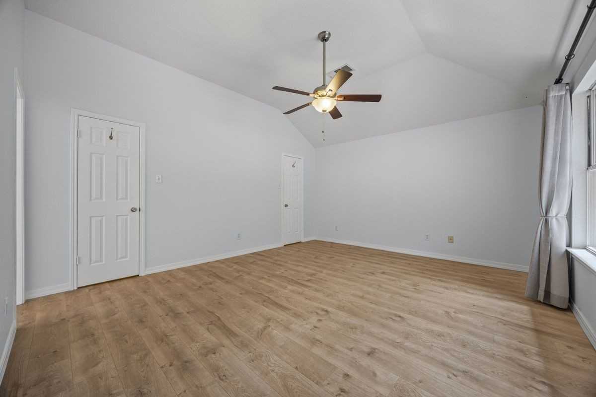 11304 Avering Ln - Photo 7 of 13
