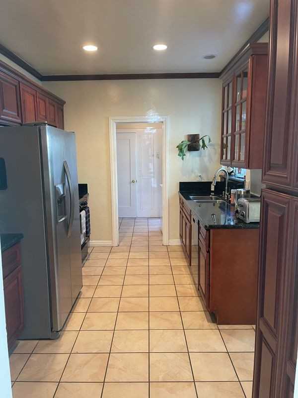 6421 W 6th St - Photo 4 of 10