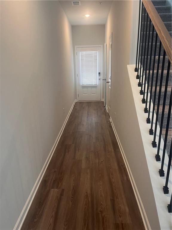 398 Lanier Cir - Photo 2 of 24