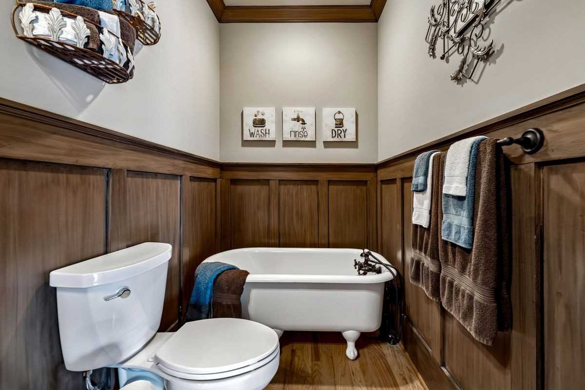 6407 Grand Marina Cir - Photo 2 of 50