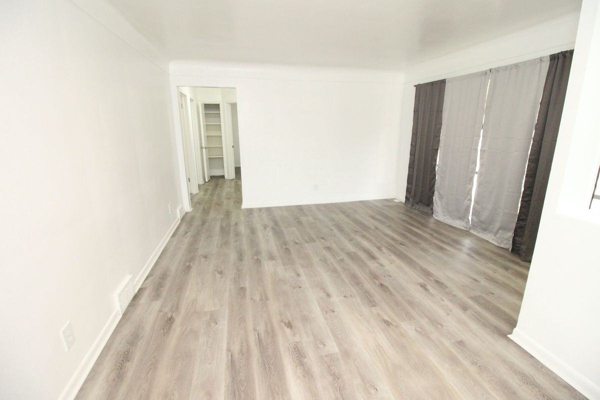 18112 Justine St - Photo 3 of 14