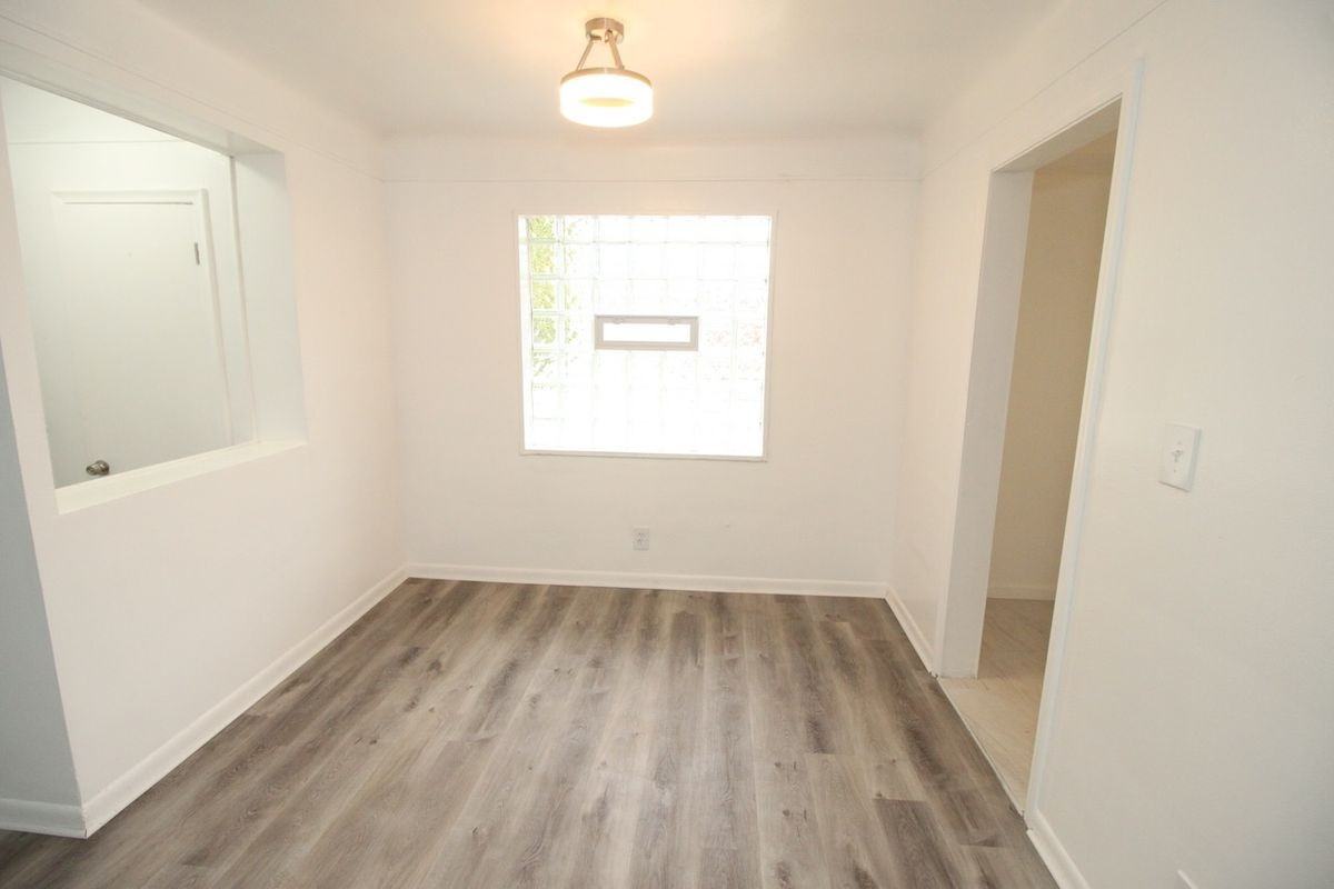 18112 Justine St - Photo 4 of 14