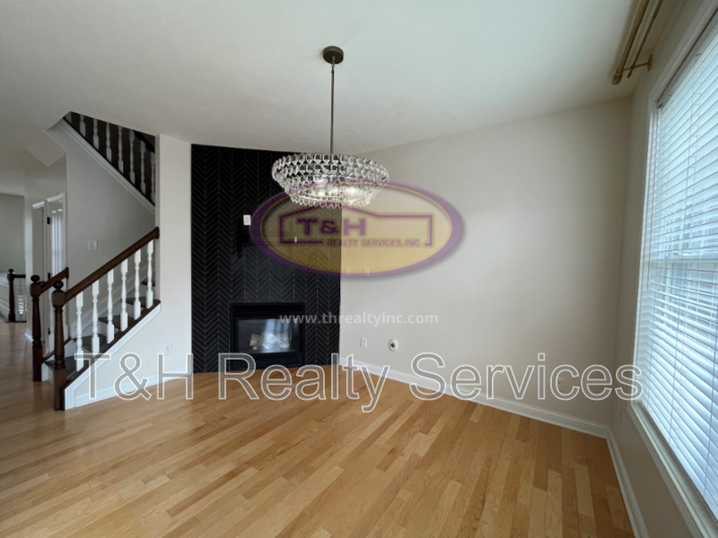 368 Firehouse Pl - Photo 4 of 25