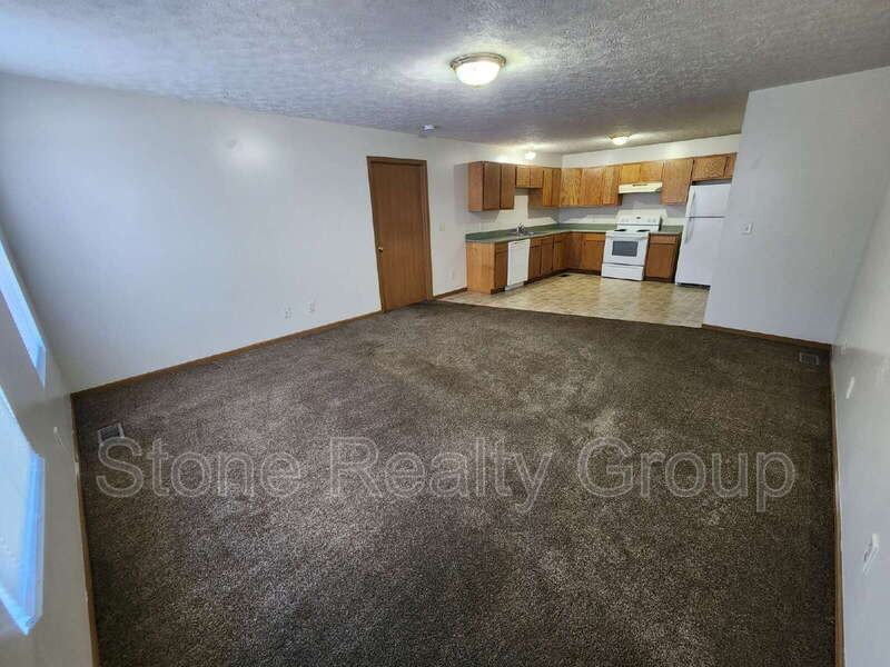 671 N 25th St - Photo 3 of 7