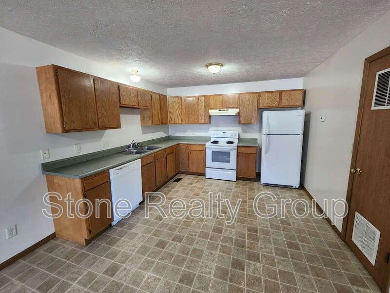 671 N 25th St - Photo 4 of 7