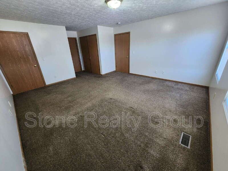 671 N 25th St - Photo 5 of 7