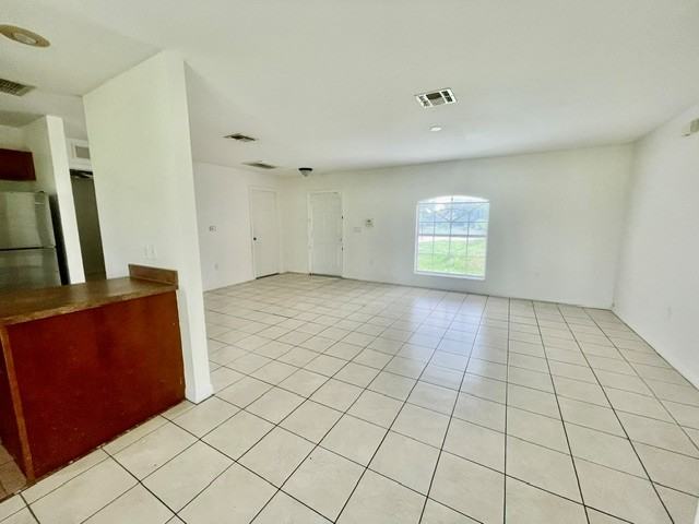 434 Pickford Ave - Photo 4 of 15
