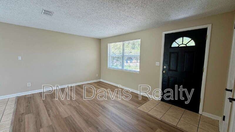 10726 Merida Dr - Photo 2 of 13