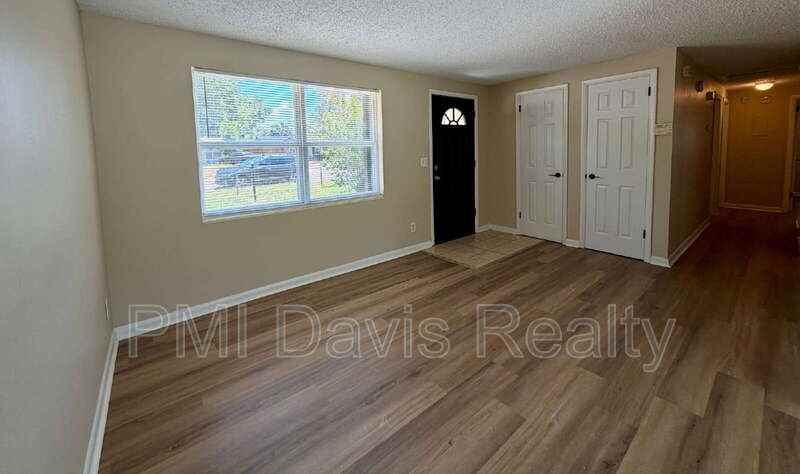 10726 Merida Dr - Photo 3 of 13