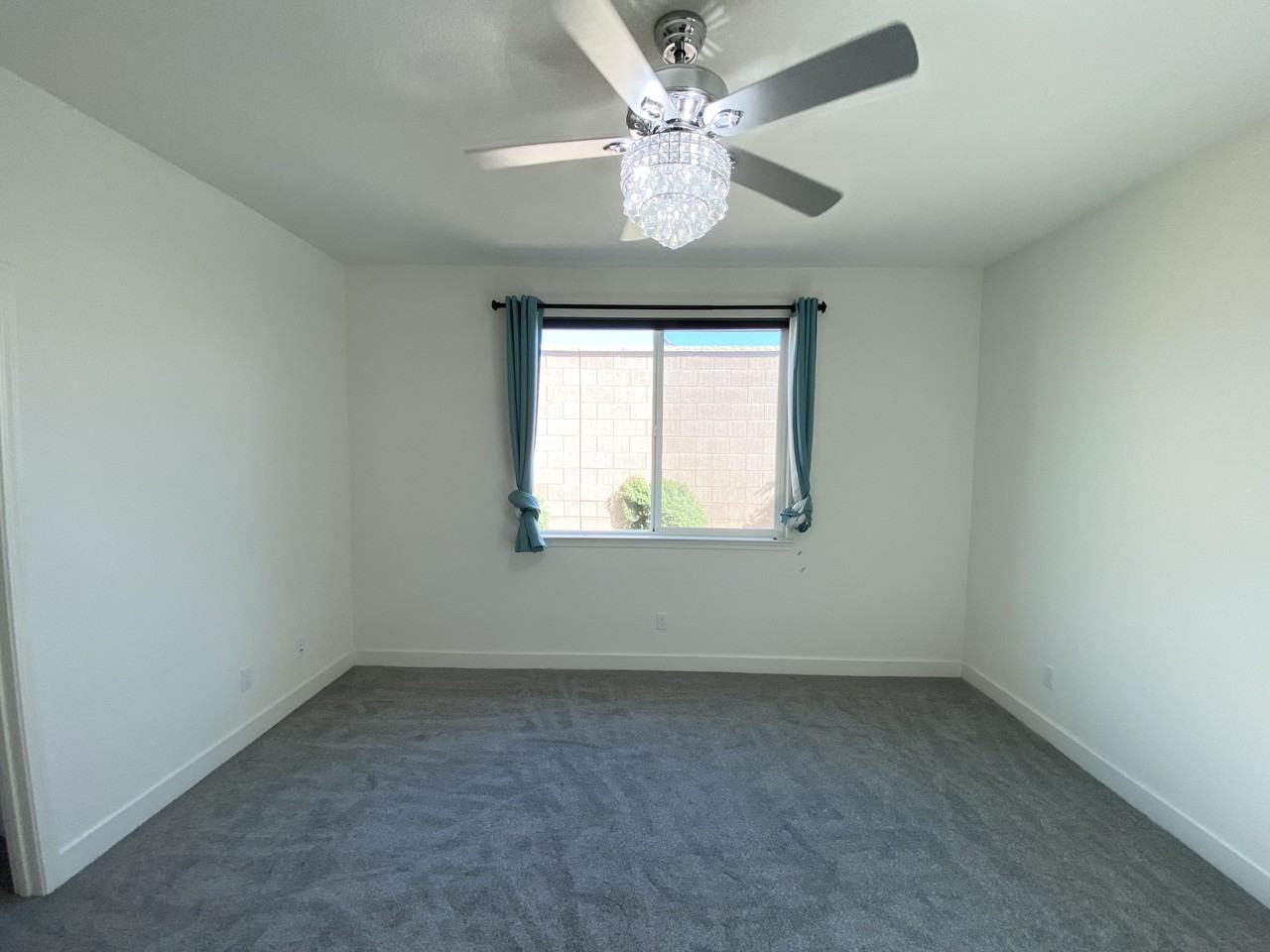 1419 Cheetah St - Photo 2 of 23