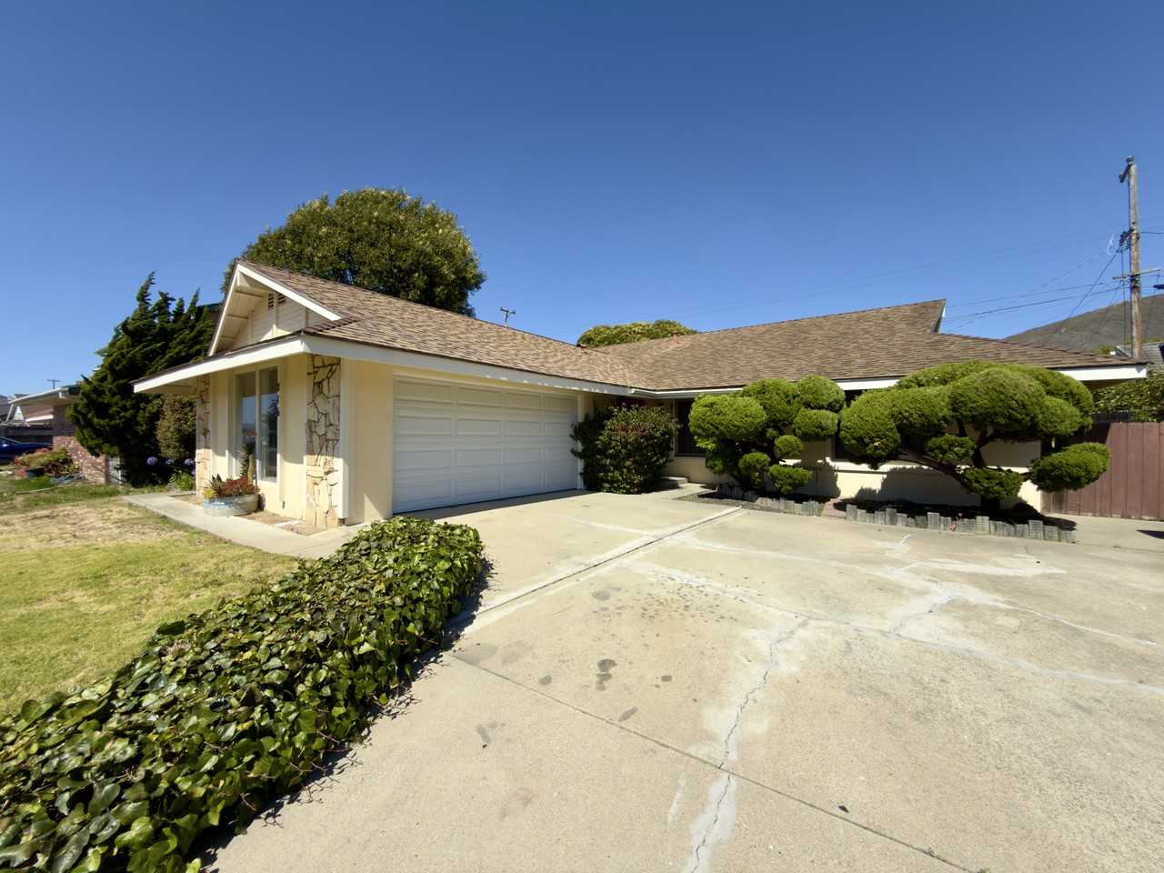 216 Princeton Pl - Photo 2 of 27