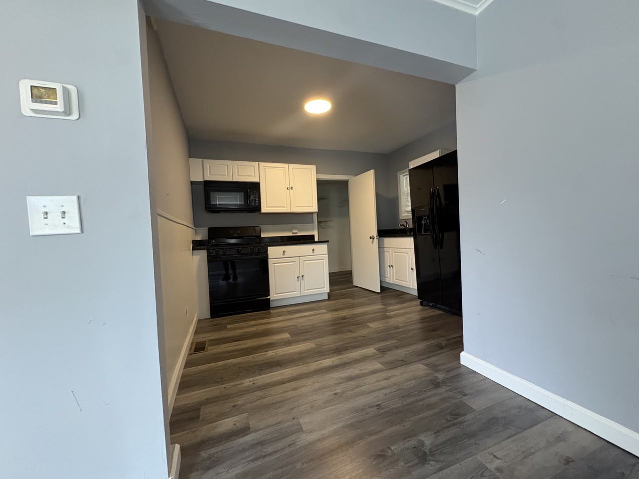 83 E Main St #1R - Photo 6 of 8