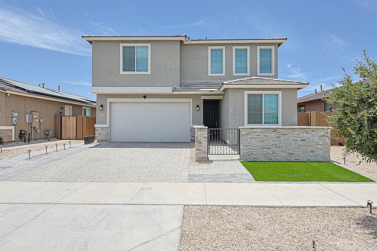15713 W Woodlands Ave - Photo 3 of 39