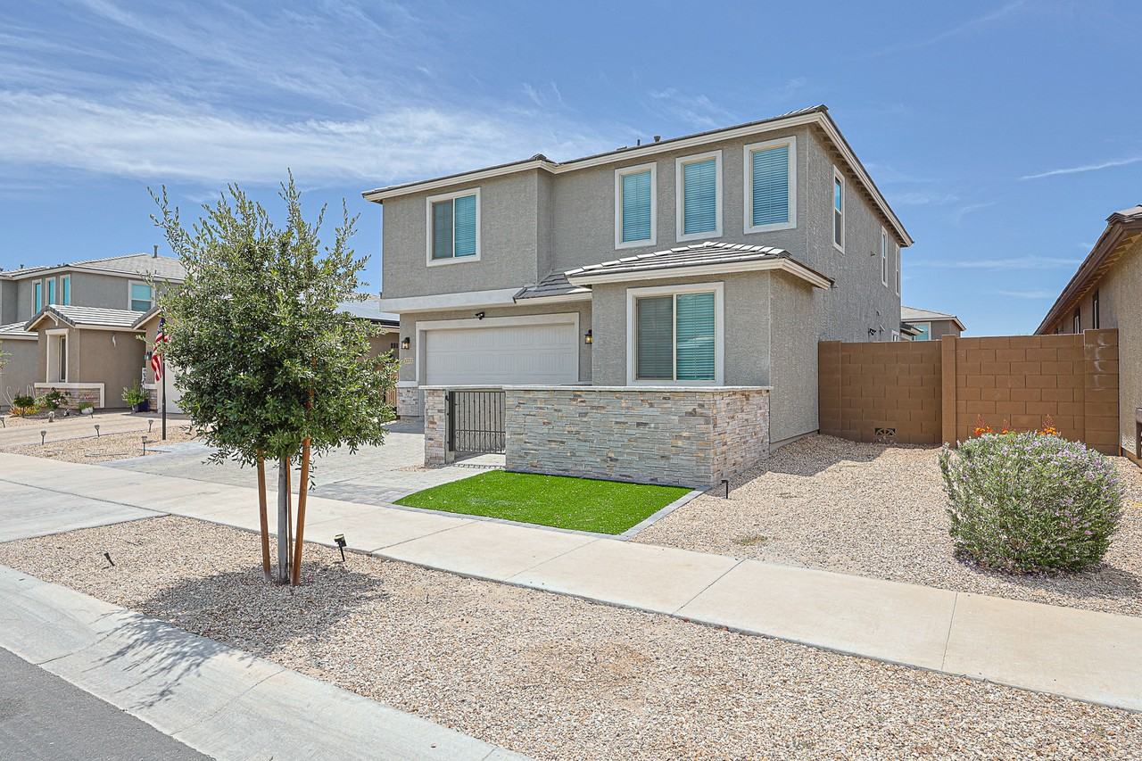 15713 W Woodlands Ave - Photo 4 of 39