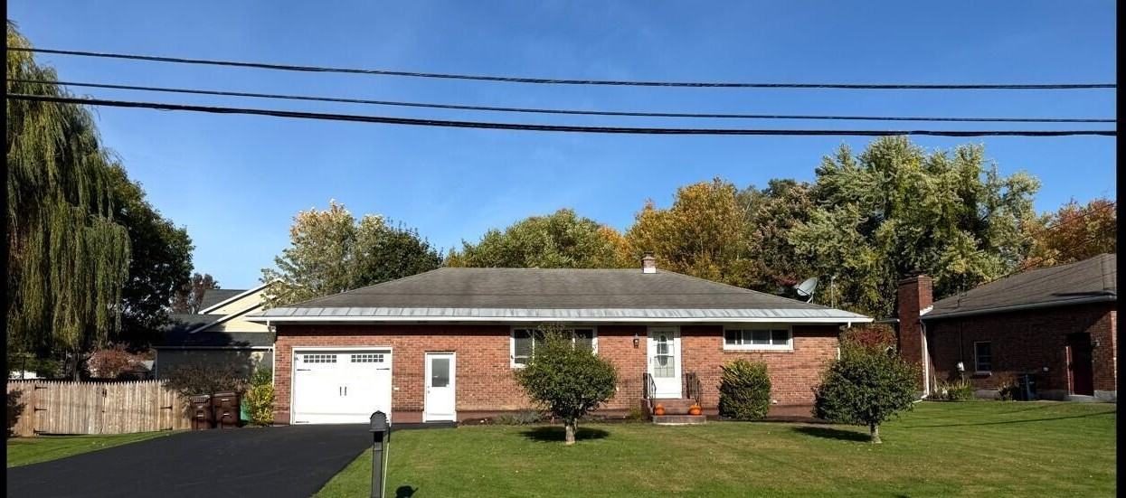 442 Russell Rd - Photo 2 of 26