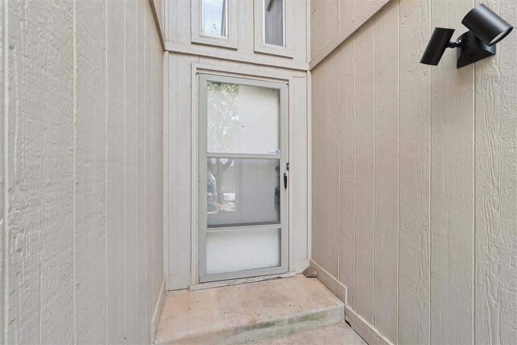 9924 Hefner Village Dr - Photo 3 of 40