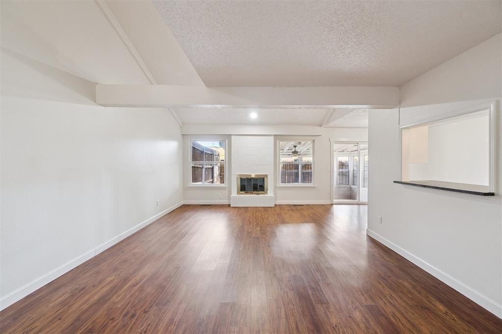 9924 Hefner Village Dr - Photo 5 of 40