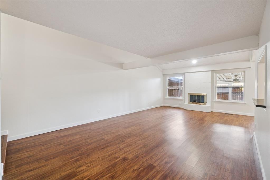 9924 Hefner Village Dr - Photo 6 of 40