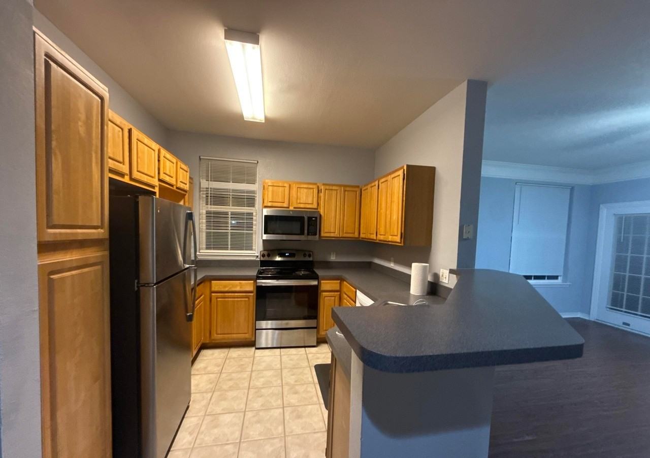 3226 Greenwich Village Blvd - Photo 2 of 17