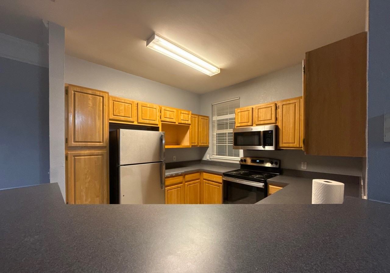 3226 Greenwich Village Blvd - Photo 3 of 17