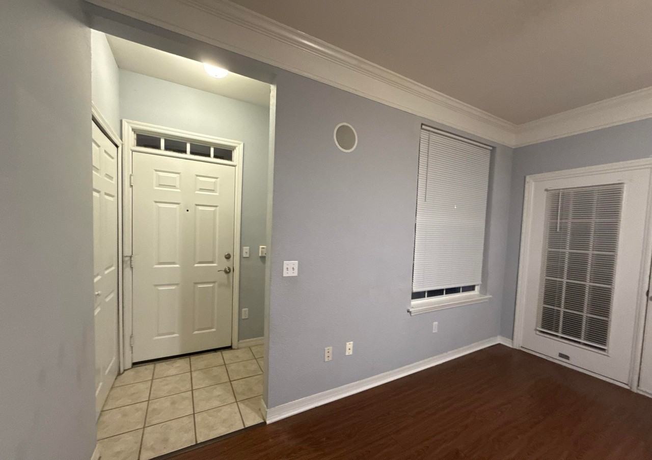 3226 Greenwich Village Blvd - Photo 4 of 17