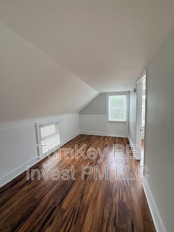 705 North Ave - Photo 4 of 8