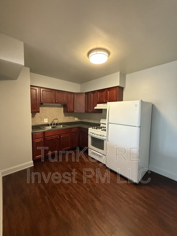5900 Butterfield Rd #9 - Photo 3 of 6