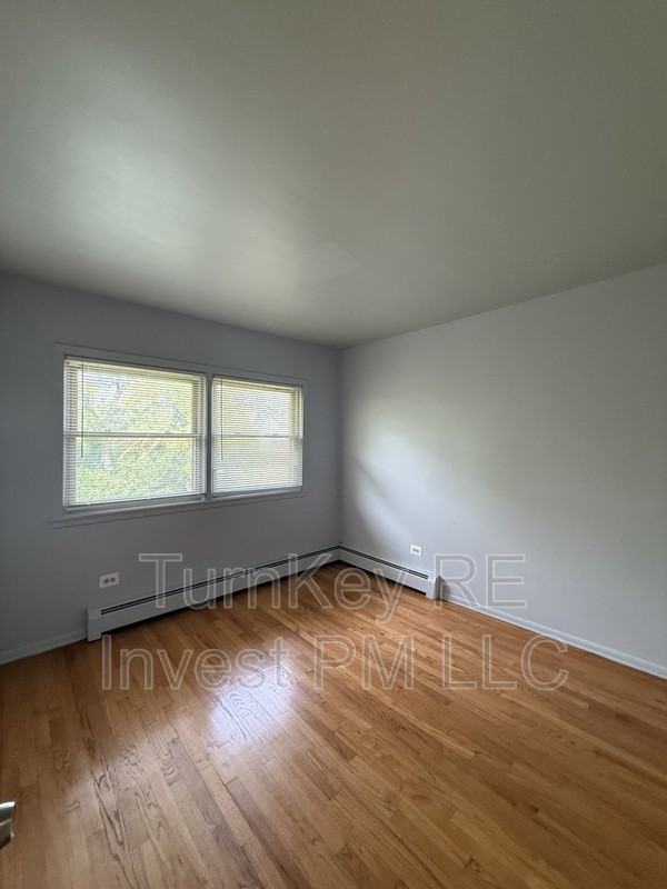 5900 Butterfield Rd #9 - Photo 5 of 6