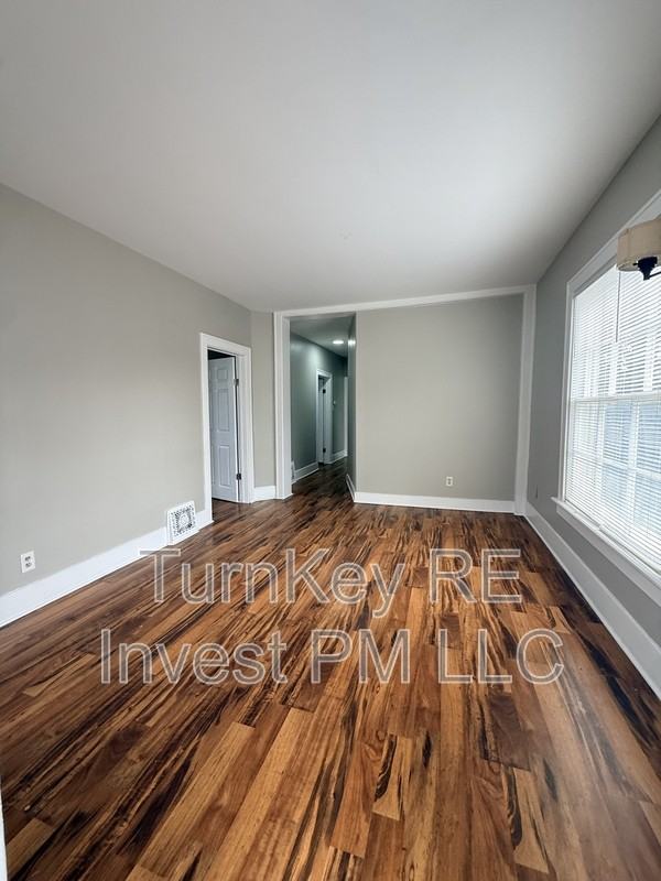 705 North Ave - Photo 2 of 10