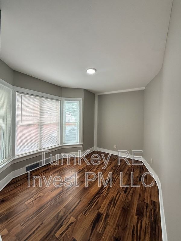 705 North Ave - Photo 5 of 10