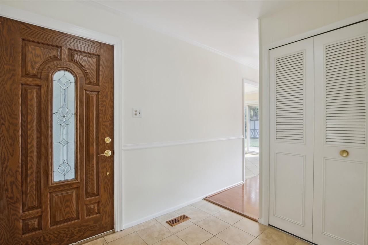 4607 Marshall Hall Ln - Photo 2 of 40
