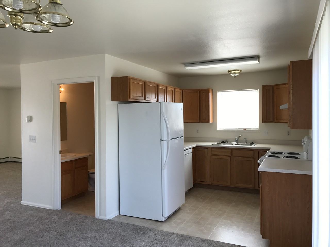 489 Fox Run St - Photo 4 of 11