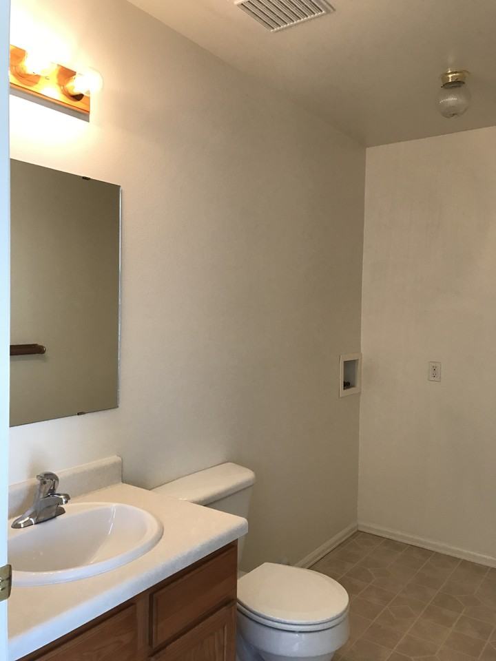 489 Fox Run St - Photo 5 of 11