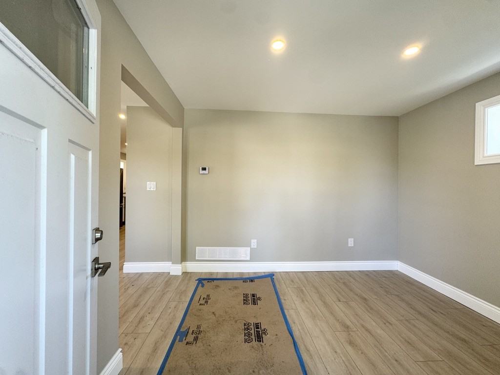 1296 Laurendeau Ave - Photo 2 of 50