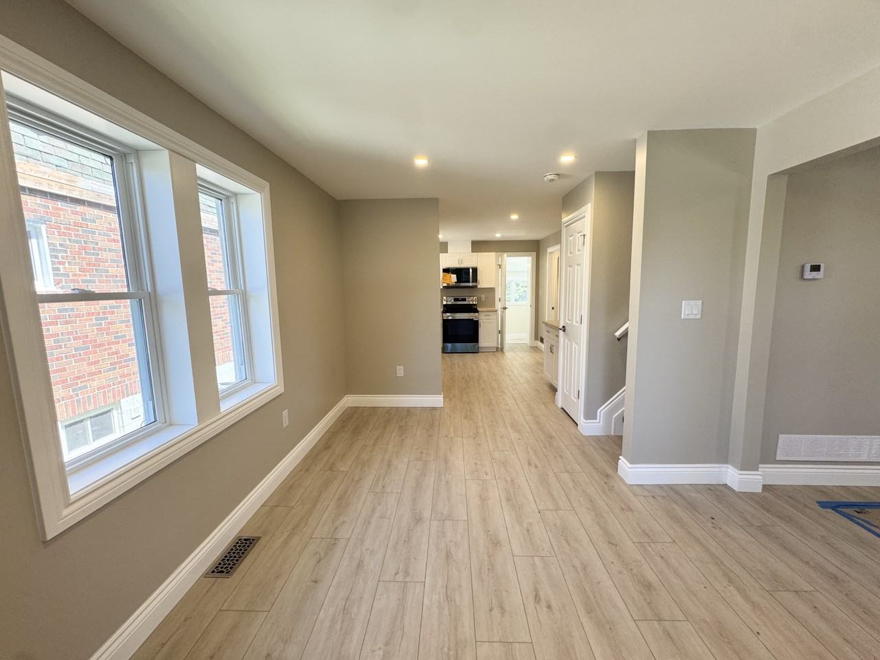 1296 Laurendeau Ave - Photo 6 of 50