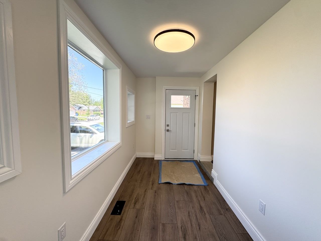 1290 Laurendeau Ave - Photo 4 of 38