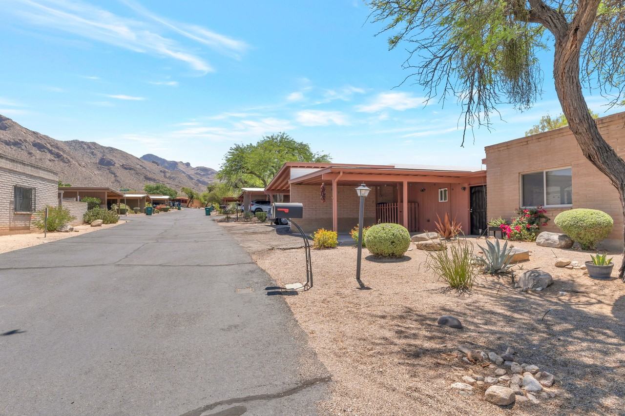 88 E Cholla Shadows Dr - Photo 4 of 25