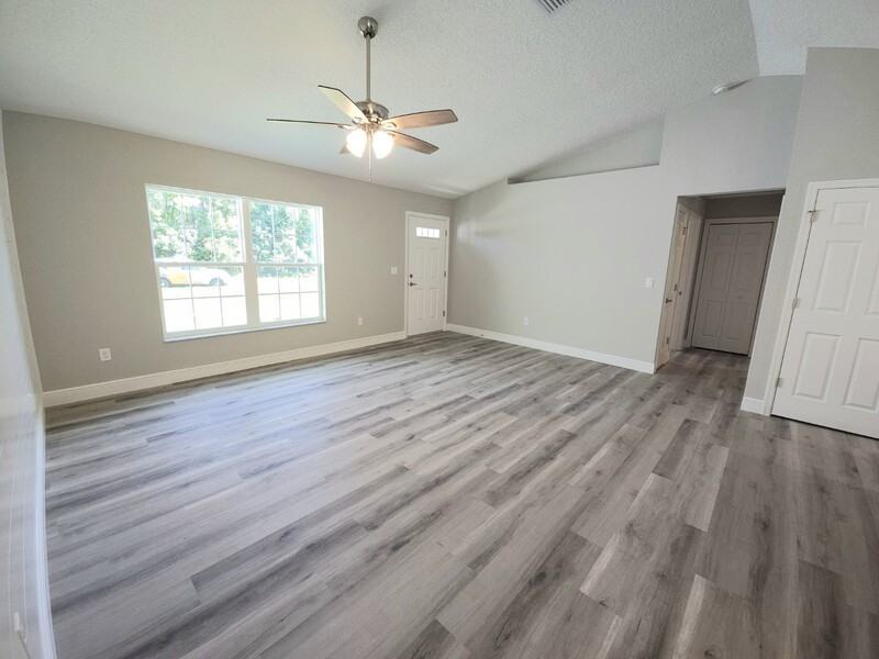 944 W Anderson Ln - Photo 2 of 13