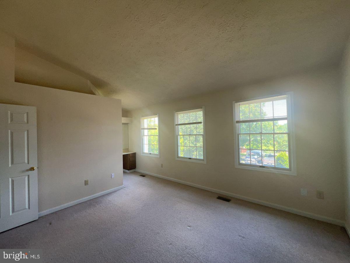 5614 Denton Ct - Photo 7 of 14