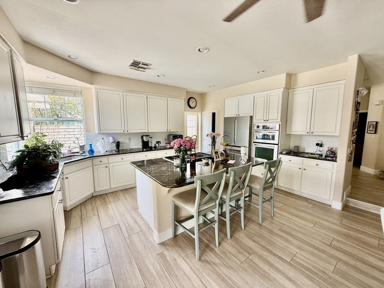 209 Ultra Dr - Photo 3 of 19