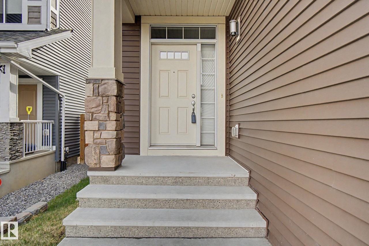 2233 56 St Sw - Photo 2 of 21