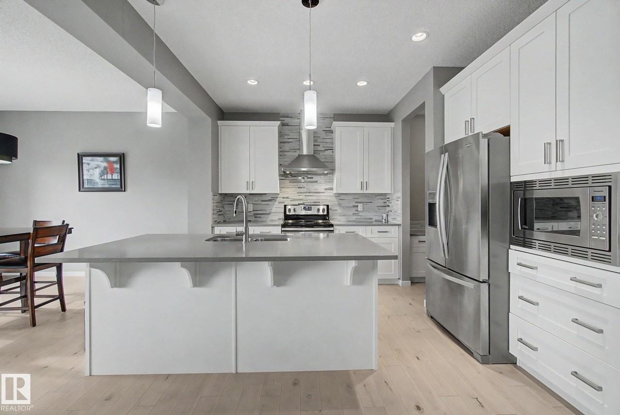2233 56 St Sw - Photo 4 of 21