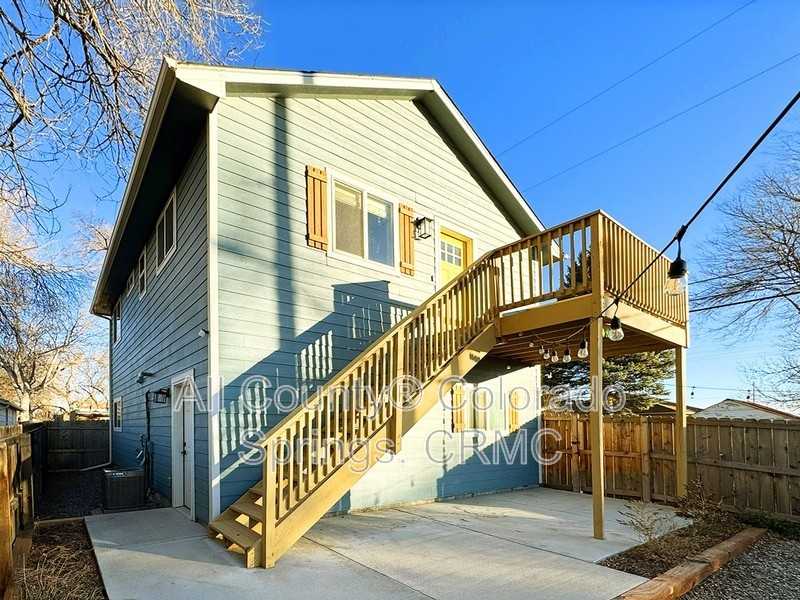 824 S Logan Ave - Photo 2 of 15