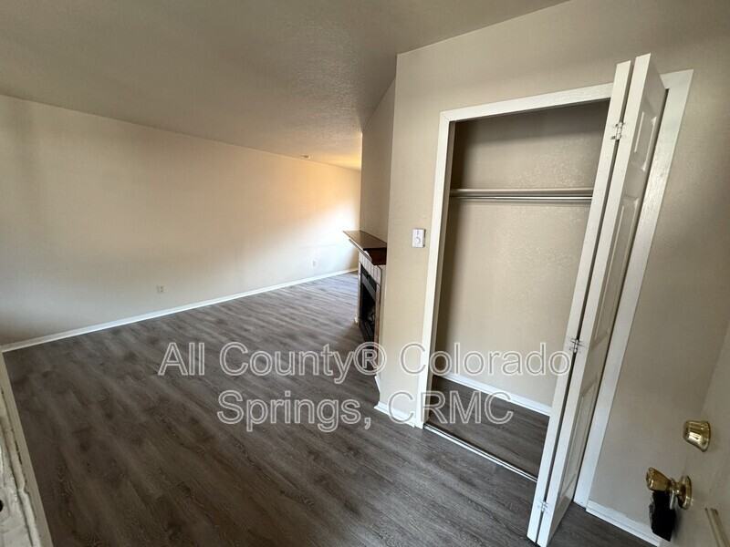 2230 N Weber St #E - Photo 2 of 21