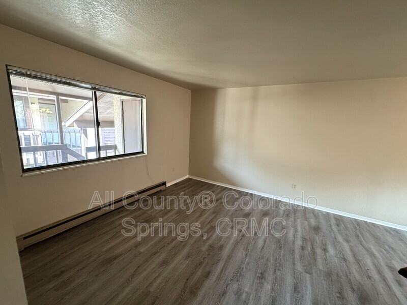 2230 N Weber St #E - Photo 3 of 21