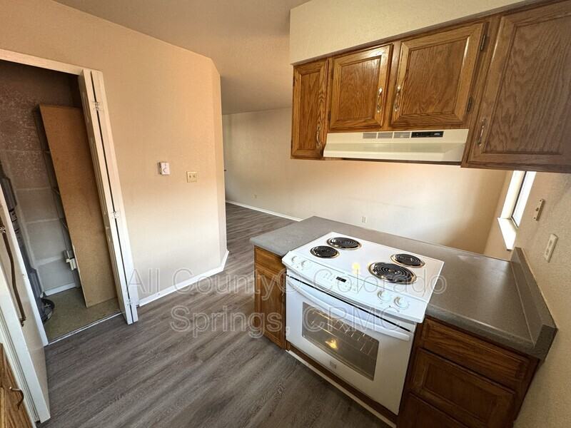 2230 N Weber St #E - Photo 7 of 21