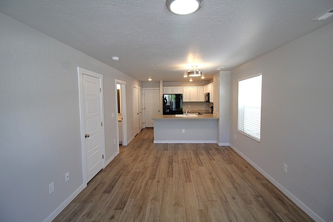 960 S Nautilus Ave - Photo 3 of 19