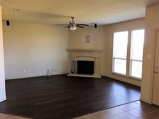 1401 Elkford Ln - Photo 5 of 9
