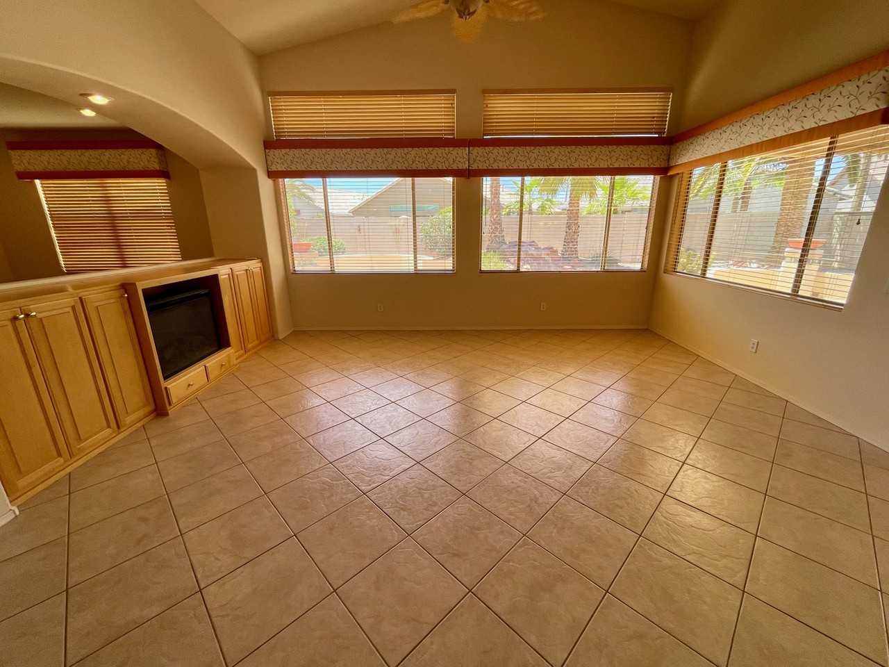 17806 N Becke Ln - Photo 4 of 50